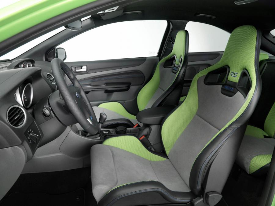  Ford Focus RS Concept 2008 года  (фото 9 из 33)